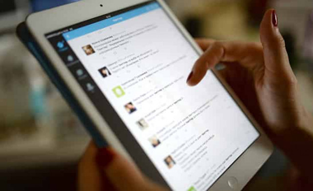 Нельзя поздравлять Путина
