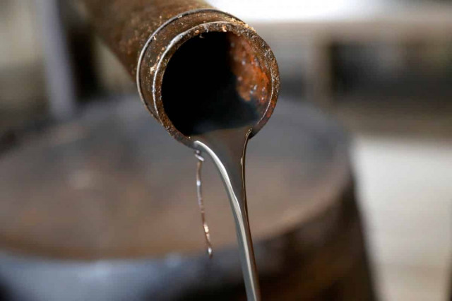 Brent oil futures climb above $60 on U.S. inventory draw
