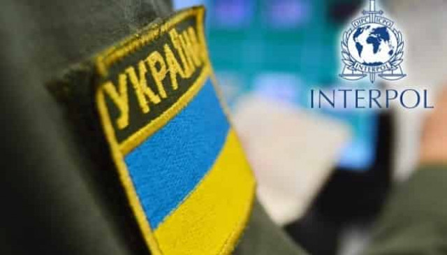 Ukrainian border guards detain two foreigners wanted by Interpol