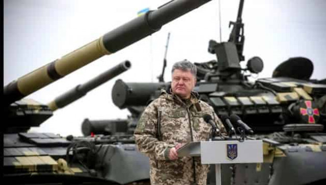 Russia moves over 1,000 tanks, artillery systems to border with Ukraine - Poroshenko