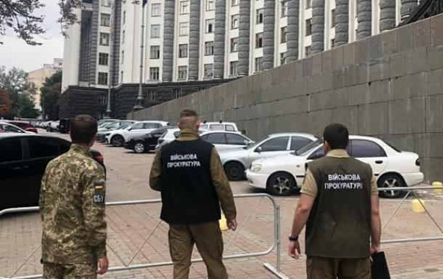 Схемы в оборонке: СБУ проводит обыск в Кабмине
