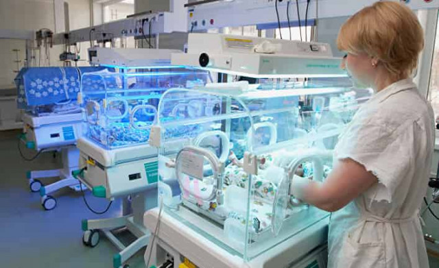 Западные санкции приводят к сокращению населения России