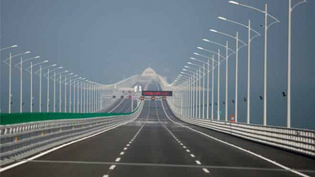 Hong Kong-Zhuhai bridge: World's longest sea bridge in pictures (photo)