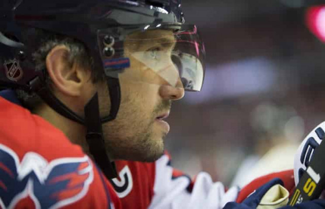 Голы Овечкина и Кузнецова принесли 