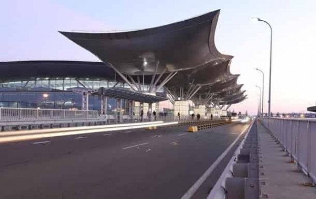 Украинцам запретили путешествовать за границу