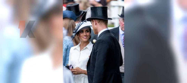 Вместо платья – клатч: Меган Маркл снова пренебрегла королевскими традициями