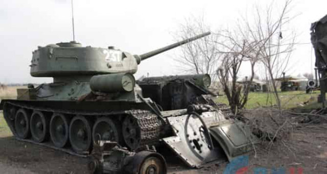 З окупованого Луганська вивозять танки в невідомому напрямку