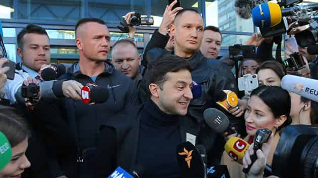 Зеленскому нужно быть максимально  осторожным с Коломойским, - Bloomberg