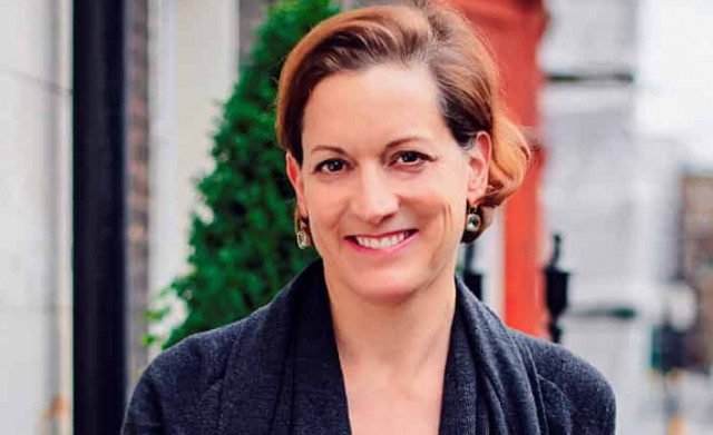 Энн Эпплбаум: Путин хочет не реставрации империи, а восстановления советских позиций в мире