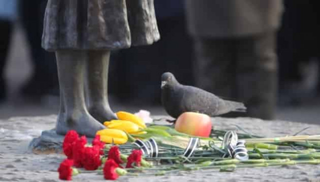 Зеленський з дружиною вшанували пам'ять жертв Голодомору 1932-1933 рр. (ФОТО)