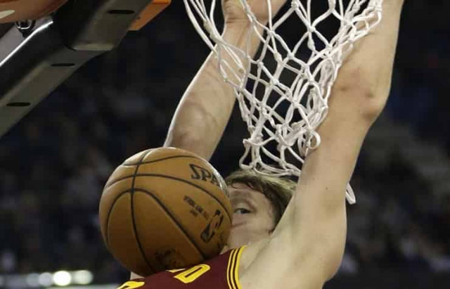 Дабл-дабл Тимофея Мозгова помог 