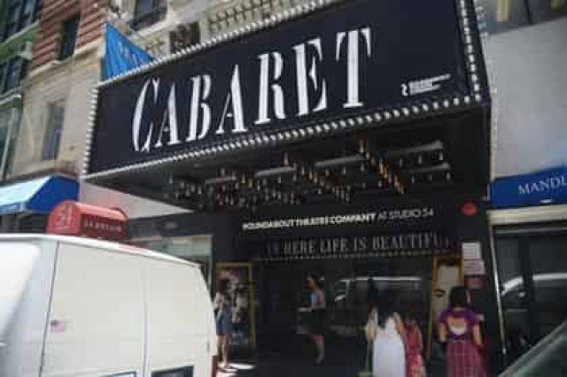 На Бродвее впервые поставят мюзикл о лесбиянке
