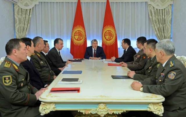 ГКНБ отрицает установку «прослушки» в кабинете экс-президента Киргизии
