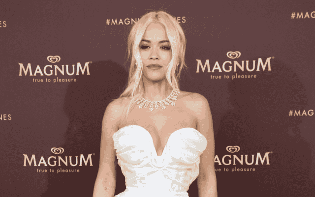 Помощница Риты Оры забыла украшения на 4 миллиона в самолете
