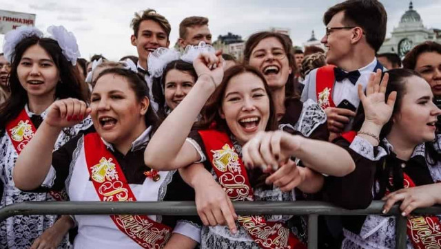 День последнего звонка: как поменялся выпускник за 110 лет