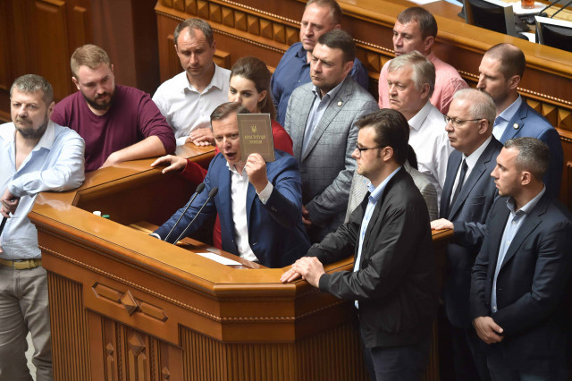 Без казака, вил и Яроша: кого не будет в новой Верховной Раде