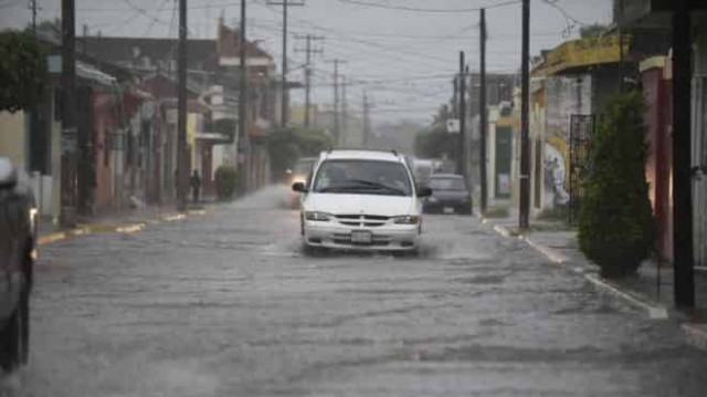 Tropical storm Willa moves inland across Mexico