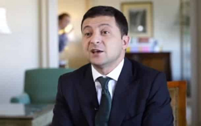 Махала руками: Мендель звинуватили в дивній поведінці