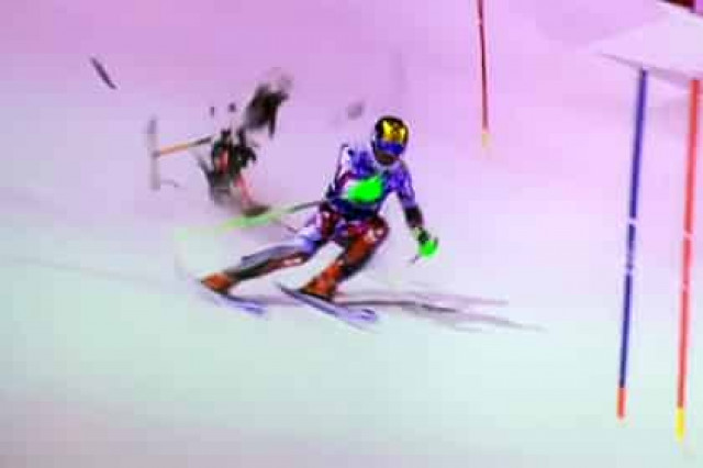 На этапе Кубка мира за спиной австрийского горнолыжника упал беспилотник
