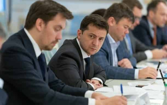 Гончарук сейчас нужен Украине – Зеленский