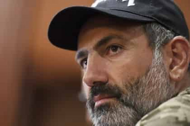 В Армении решили продолжить протесты после смены власти
