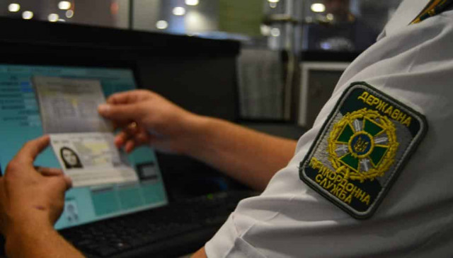 Иранка сменила внешность, чтобы попасть в Канаду