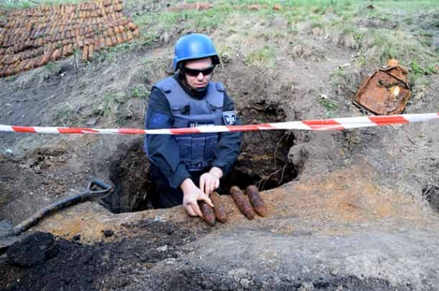 Почти две тысячи боеприпасов Второй мировой нашли на Николаевщине