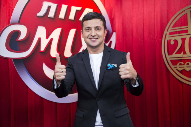 Президент Зеленский приехал на съемки шоу «Лига смеха» (видео)