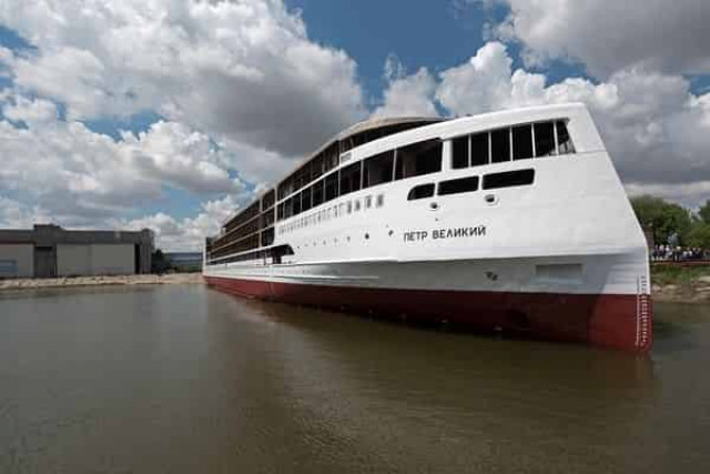 Круизный лайнер  «Петр Великий» в 2020 году отдадут заказчику 