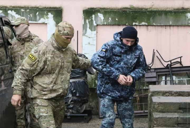 Трибунал ООН немедленно требует от РФ освободить украинских моряков 
