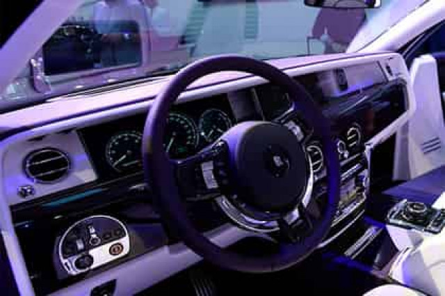 С начала года россияне потратили на покупку Rolls-Royce около миллиарда рублей