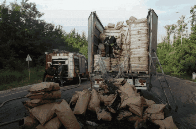 В Черновцах задержали фуру с контрабандой