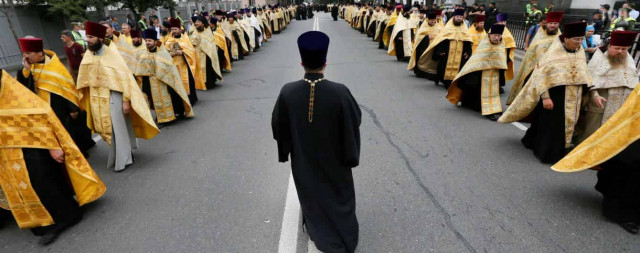 Как и почему Украинскую Православную Церковь вынуждают сменить название