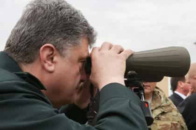 Порошенко удивило «отсутствие официальной реакции» России на обстрел Мариуполя
