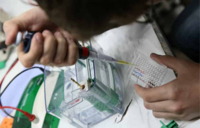 Японские ученые создали светящийся белок для медицинских исследований