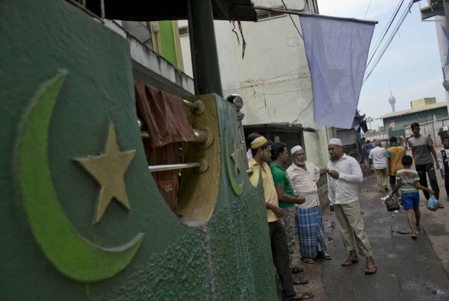 Sri Lanka says Easter attack leader died in hotel bombing