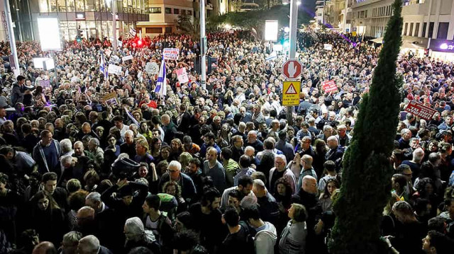 Десятки тысяч человек вышли на митинги в Израиле