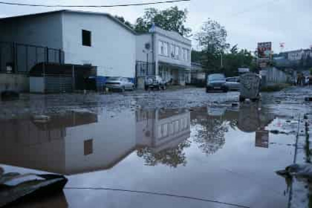 Уровень воды в Сочи начал спадать
