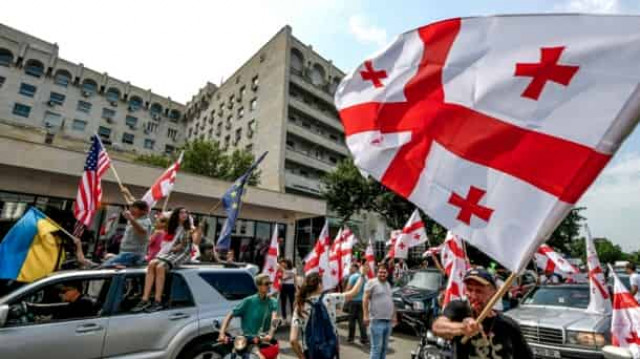 В Тбилиси потоптались по «Путину» за агрессию против Украины и Грузии (фото)