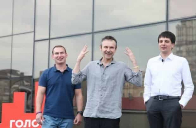 Вакарчук підказав Зеленському, що потрібно негайно змінити в Конституції України