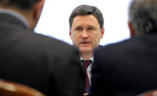 Саудовская Аравия и Россия хотят продлить ограничения на добычу нефти до конца 2018 года