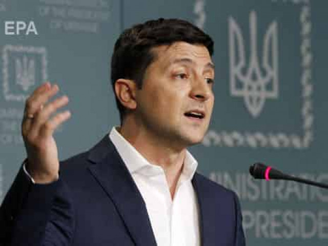 Зеленский поручил сократить расходы на чиновников на 10% в 2020 году