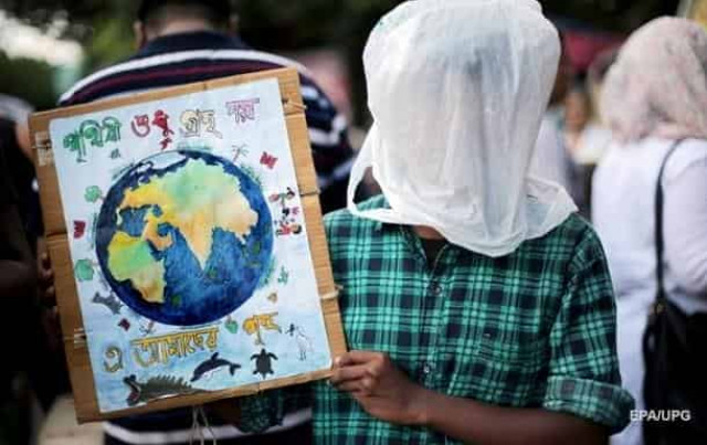 Кабмин торопит Раду с решением по пластиковым пакетам