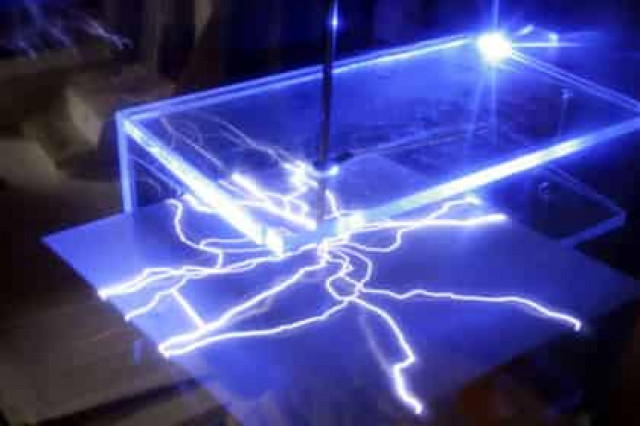 В МГУ получили проводник