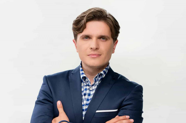 Известного украинского телеведущего не хотели впускать в самолет авиакомпании МАУ