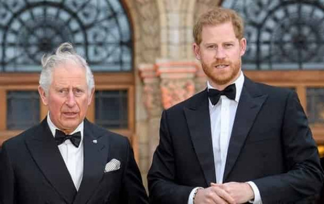 Принц Гарри просит денег у отца 