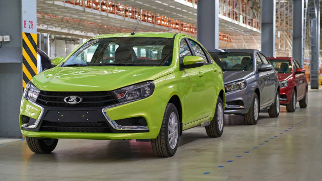 Україна заборонила автомобілі з РФ