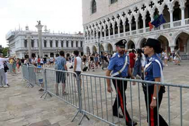 Для полуголых туристов в Венеции в разы подняли штрафы