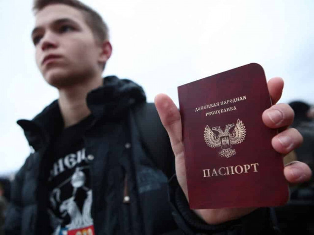 Головні терористи «ЛНР» і «ДНР» отримали російські паспорти - відомі подробиці