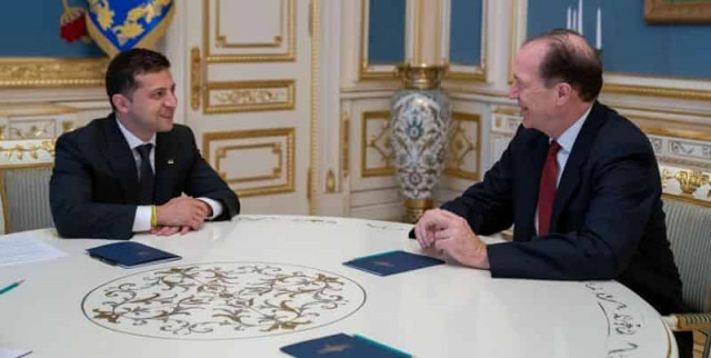 Зеленский подтвердил проведение земельной реформы